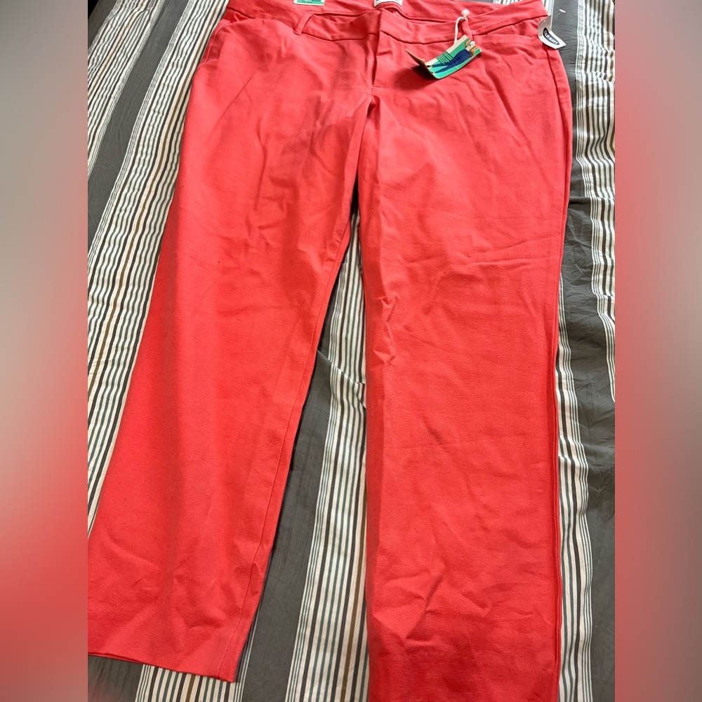 Womens 18 regular Old Navy pixie pants Ankle Length